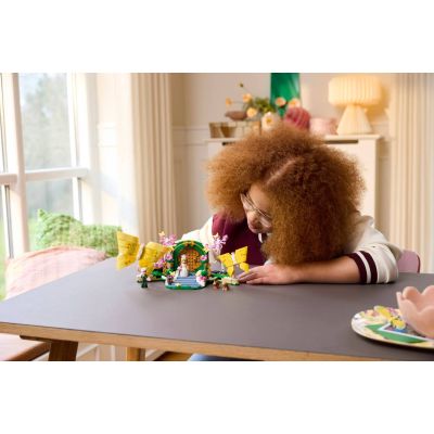 10. CONSTR LEGO GLINDAS WEDDING DAY 75688