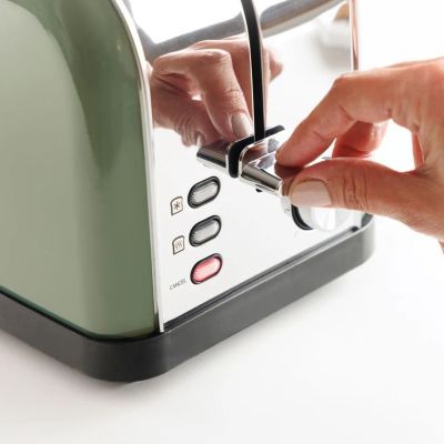 3. Taurus Olive Vintage 1500W Toaster