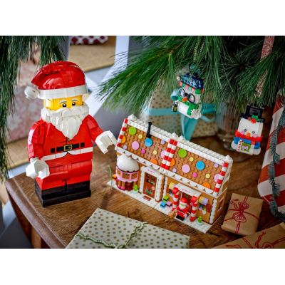 8. LEGO Other 40812 – Snowman Decorations