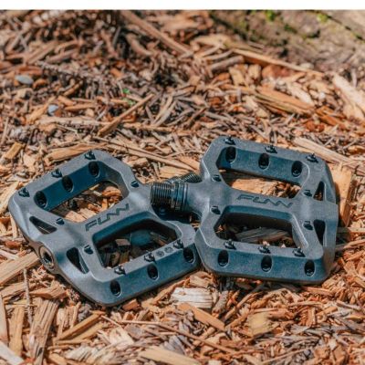 2. FUNN TAIPAN S pedals black
