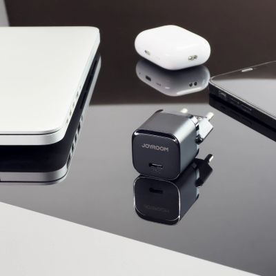 4. Mini charger USB C 20W PD Joyroom JR-TCF02 - black