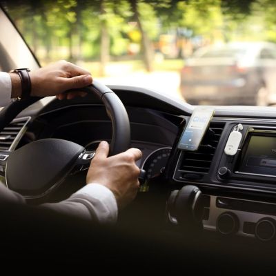 10. Twelve South AirFly Pro 2 - Bluetooth adapter to 3.5mm jack input compatible with AirPods and other Bluetooth headphones, up to 2 pairs of headphones simultaneously and with AUX IN (white)