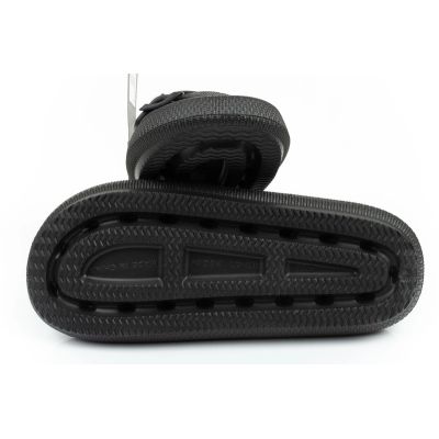 20. CMP M 3Q90647 U901 flip-flops