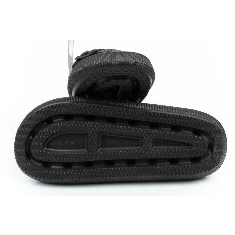 20. CMP M 3Q90647 U901 flip-flops