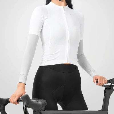 7. Rockbros XT9002W cycling sleeves - white (2 pcs.)