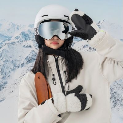 3. Qunature Panda Ski Gloves for Kids and Adults Size S - Black/White