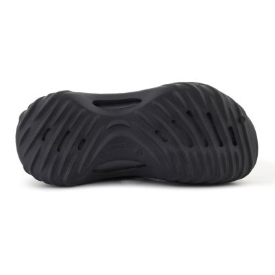 7. CROCS ECHO WAVE CLOG BLACK/BLACK 210521-060