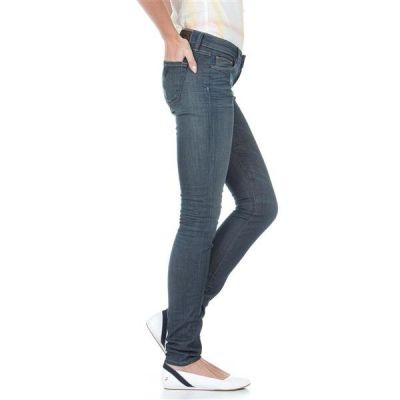 2. Guess Starlet W23A31D0K61-AGRU