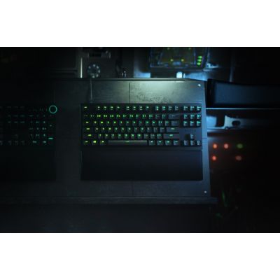 6. Razer Huntsman V2 Gaming Keyboard, TKL