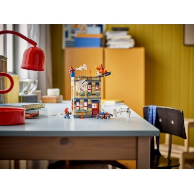 10. LEGO Marvel Super Heroes 76317 - Peter Parker's Apartment
