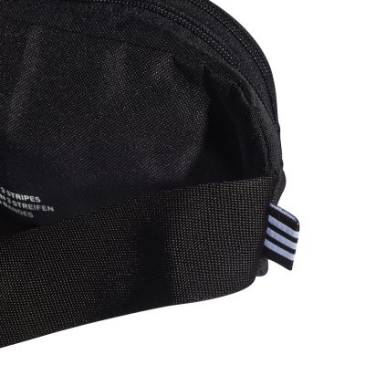 5. adidas Originals Essential Crossbody DV2400