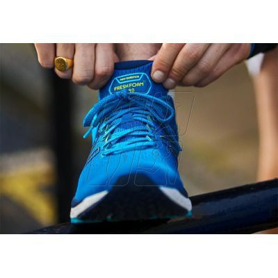 17. New Balance M M880F11 shoes