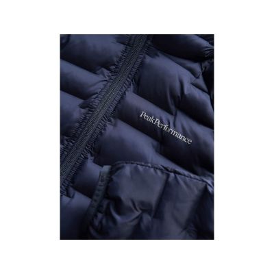 4. Peak Performance W Argon Light Hood Jacket Blue