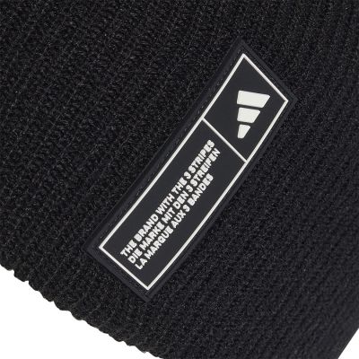 3. adidas ESS LABEL Beanie KG9583