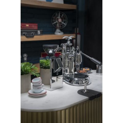 5. La Pavoni Milano Manual Lever Espresso Machine, Silver