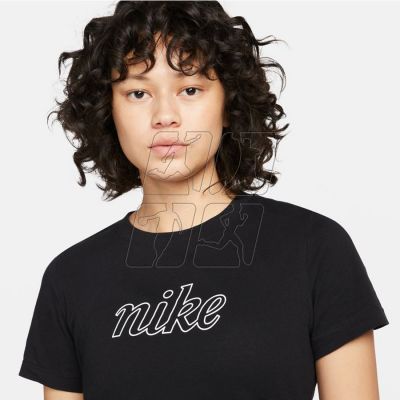 6. Nike Sportswear W DR8977 010 T-shirt