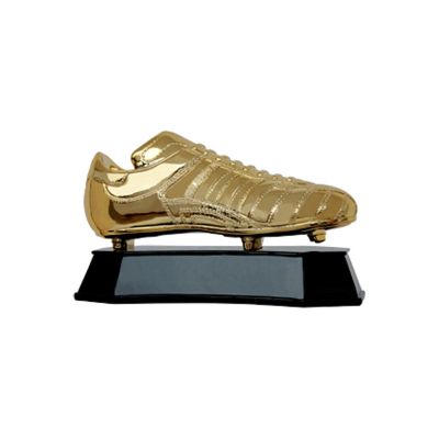 2. Cast figure - football - golden boot RP2002