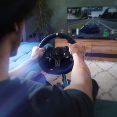 8. Logitech G920 Driving Force Steering Wheel 941-000123 (PC, Xbox One)