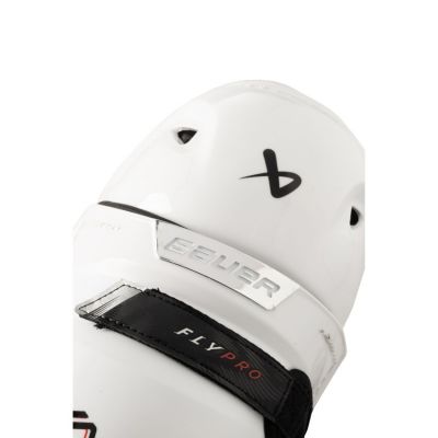 5. Bauer Vapor Flypro Int 1064866 hockey shin guards