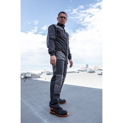 4. NEO tools 82-155-42 safety shoes