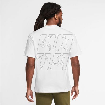 2. Nike Sportswear M FD1296-100 T-shirt