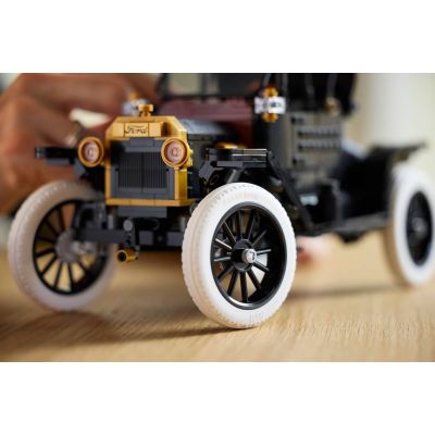 17. LEGO Icons 11376 - Ford Model T