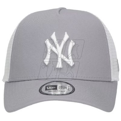 2. New Era New York Yankees MLB Clean Trucker Cap 11588490