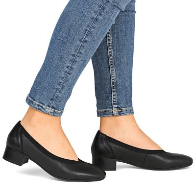 6. Women's leather pumps with low heels, black, Rieker 43452-00