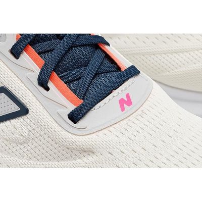 5. Women's New Balance 680 Running Shoes (W6809BI)