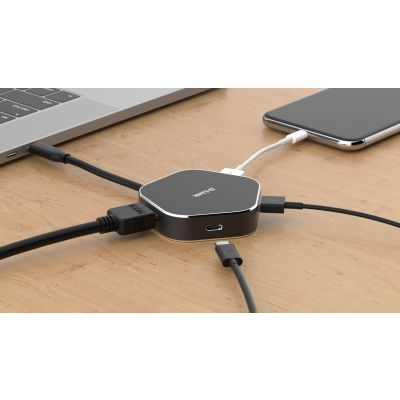3. D-Link DUB-M420 Thunderbolt 3 Wired Docking Station Aluminum, Black