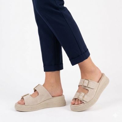 4. Beige leather wedge sandals Vinceza 88045
