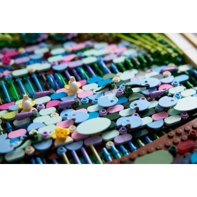 14. LEGO Art 31220 - Claude Monet: Bridge over the Lily Pond