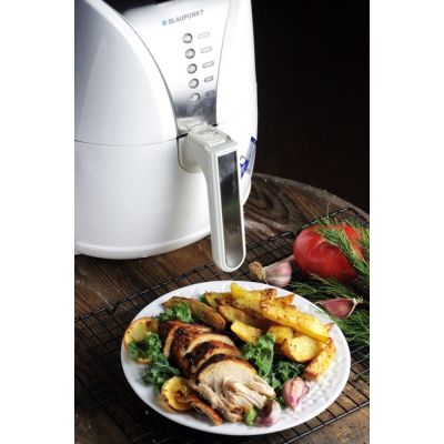 7. Blaupunkt AFD-601 fat-free fryer (4 l; 2.5 kg; 1500W; white)
