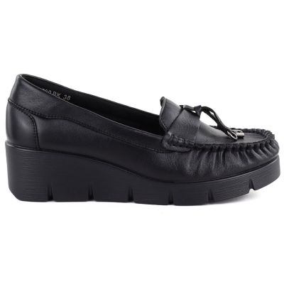 2. Black leather wedge moccasin shoes Vinceza 39990
