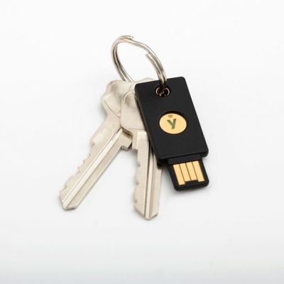 6. Yubico Yubikey 5 NFC U2F FIDO Dongle