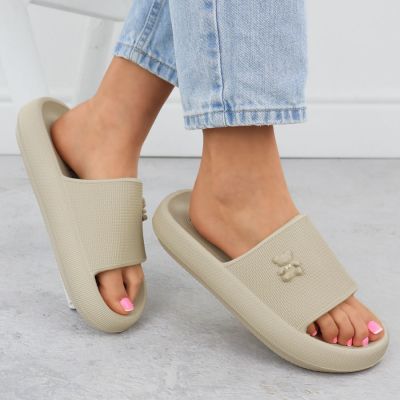 5. Vinceza W 75210 JAN403B flip-flops