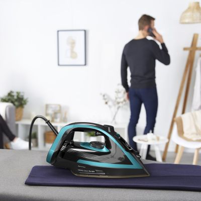 42. Tefal FV8066 3000 W Iron
