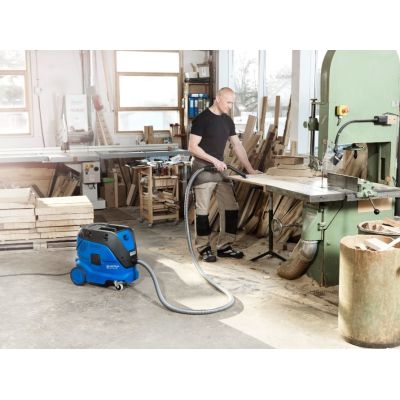 3. NILFISK Light industrial vacuum cleaner with automatic filter shaking system and power tool socket, antistatic 107412104