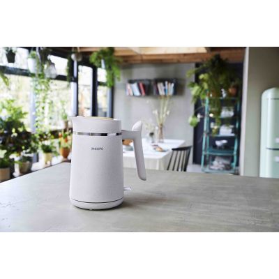 19. PHILIPS HD 9365/10 electric kettle
