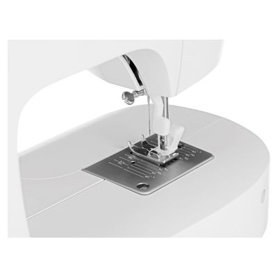 8. Singer M1605 sewing machine