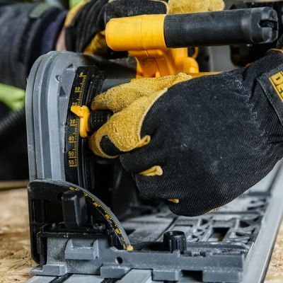 4. FLEXVOLT Aku 54V DCS520T2 DEWALT Circular Saw