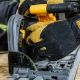 4. FLEXVOLT Aku 54V DCS520T2 DEWALT Circular Saw