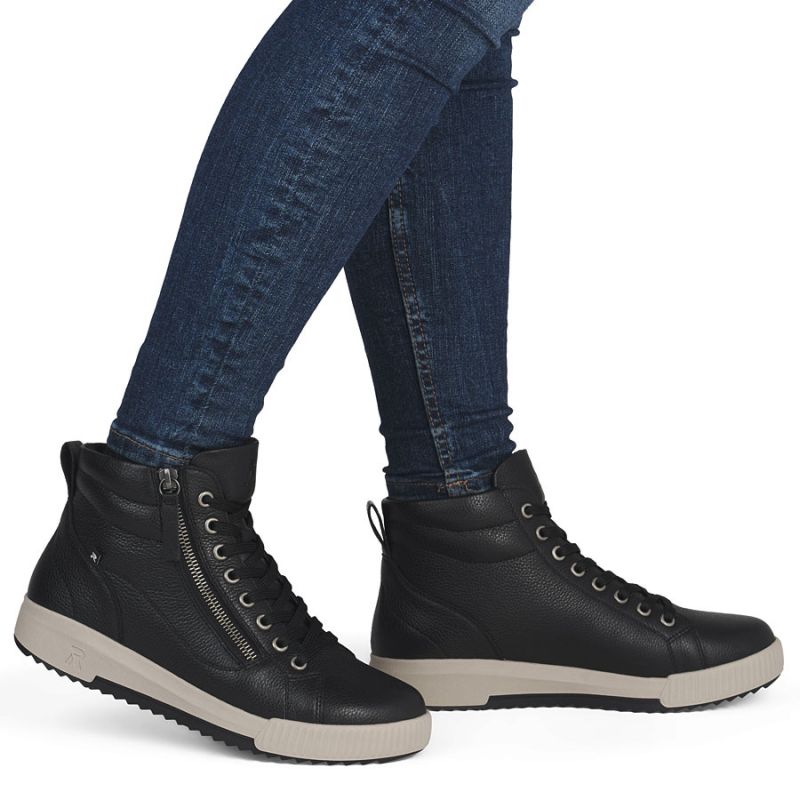 6. Women's leather ankle boots, lightly insulated, black, Rieker W0164-00