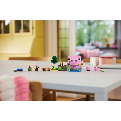 9. LEGO MINECRAFT 21268 Piglet's House