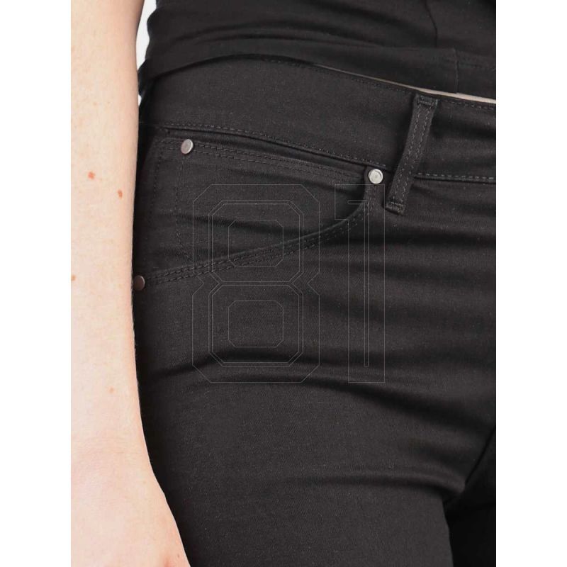 4. Wrangler Caitlin Slim Leg W24CBI33L