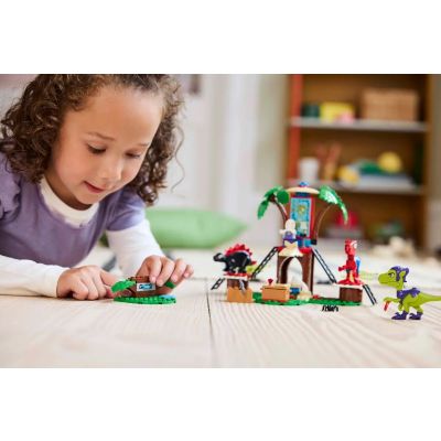 10. LEGO MARVEL SUPER HEROES 11200 Spidey and Gobby’s Treehouse Battle