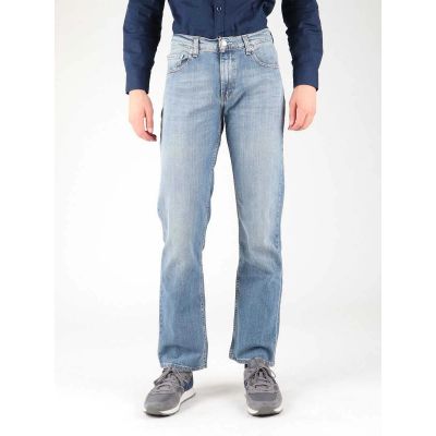 6. Levi`s jeans 752-0023