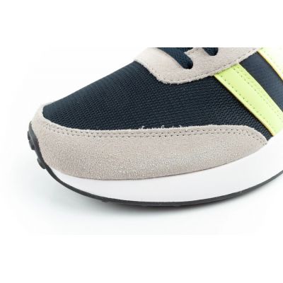 6. Adidas Run 70S men's sneakers for running