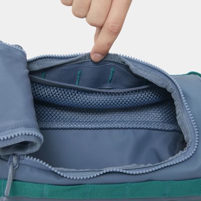 3. HELLY HANSEN WASH BAG 2 68007 601