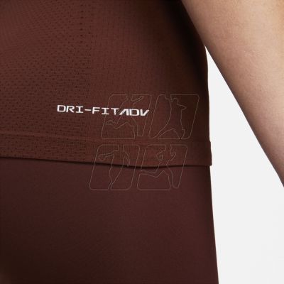 4. Nike Dri-FIT ADV Aura T-shirt W DD0588-273